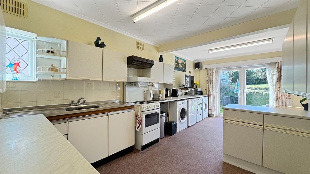 Property photo 3 of 23 Kitchen Diner
