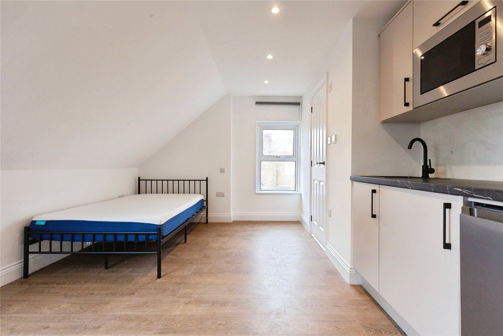 Property photo 1 of 14 Studio