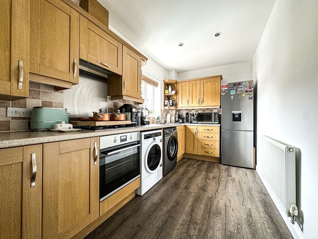 Property photo 2 of 13 4416889