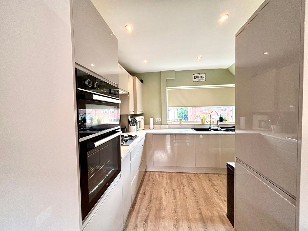 Property photo 3 of 16 Kitchen