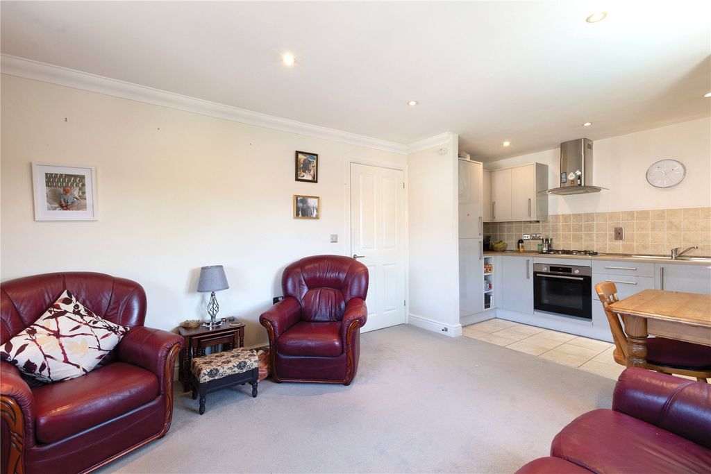 Property photo 2 of 15 Picture No. 10