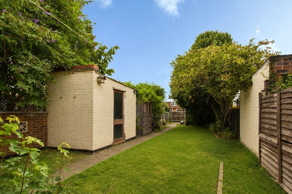 Property photo 2 of 22 Picture No. 34