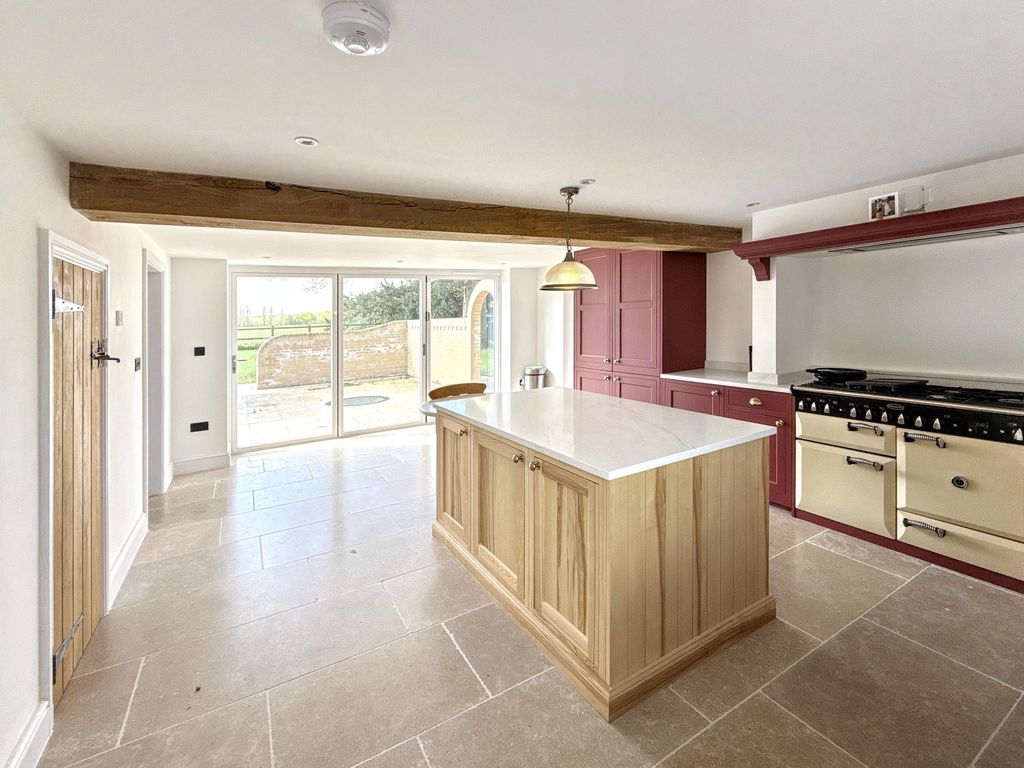 Property photo 2 of 29 Kitchen
