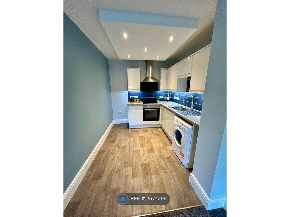 Property photo 3 of 13 Kitchen