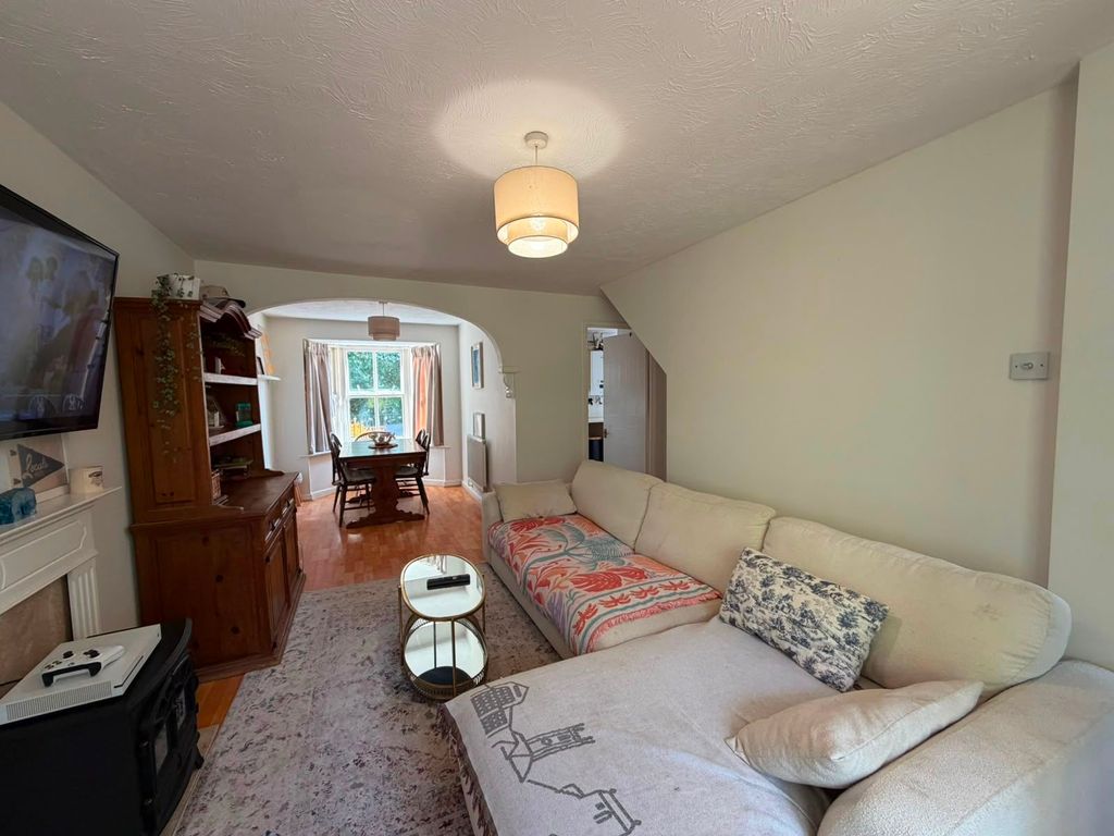 Property photo 3 of 17