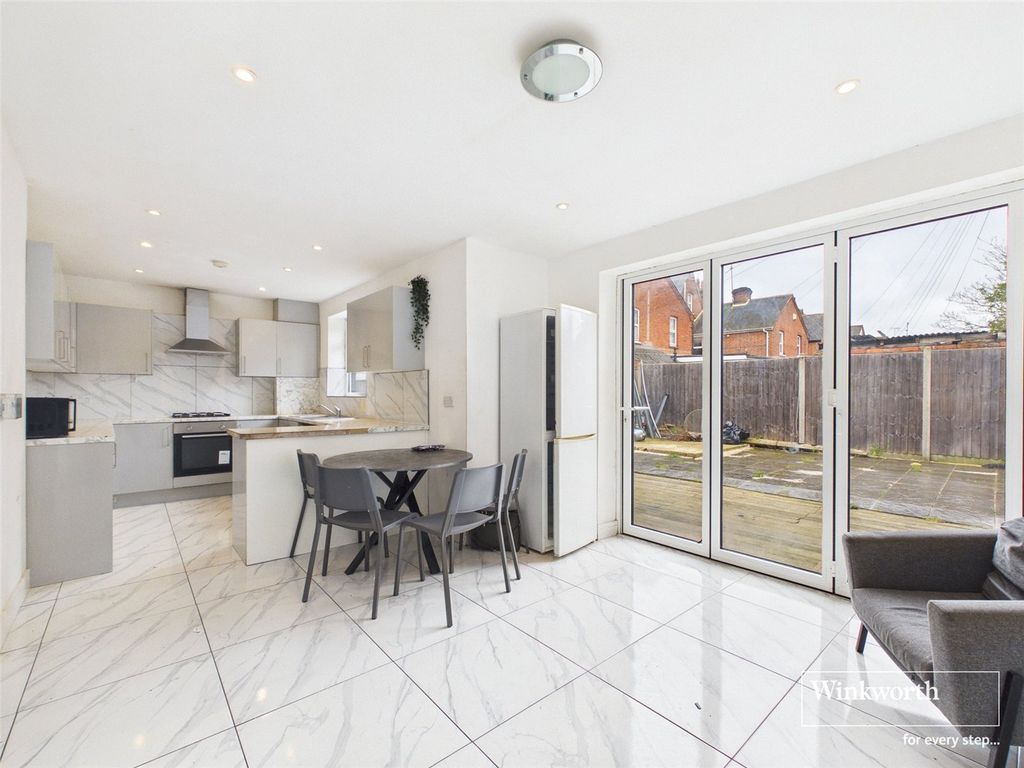 Property photo 3 of 20 Picture No. 05