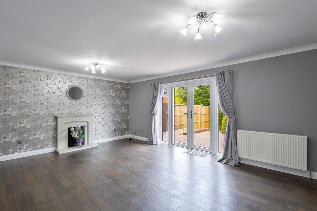 Property photo 2 of 21