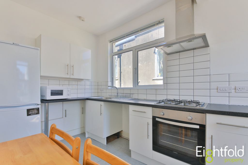 Property photo 3 of 10 Image