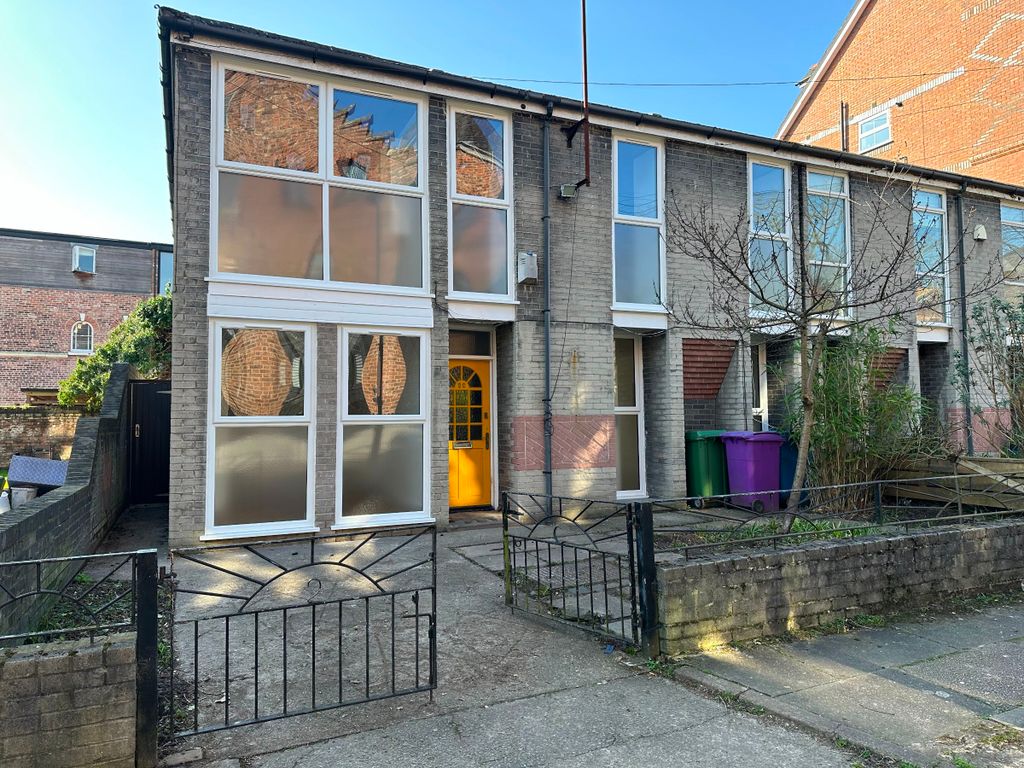 Property photo 1 of 25