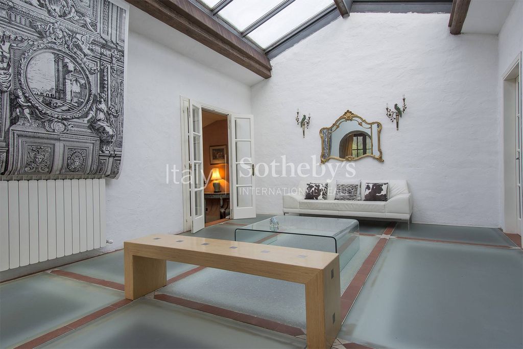 Property photo 3 of 32