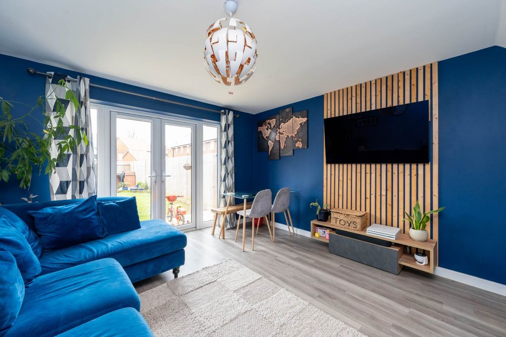 Property photo 3 of 21