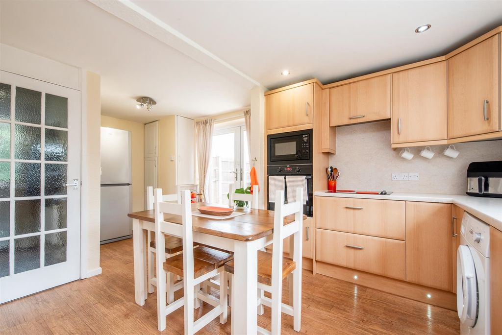 Property photo 3 of 22 Kitchen/Diner