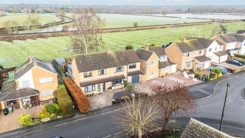 Property photo 1 of 39