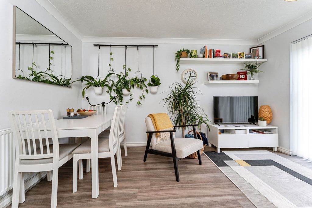 Property photo 3 of 16 Pbox-Img.Jpg