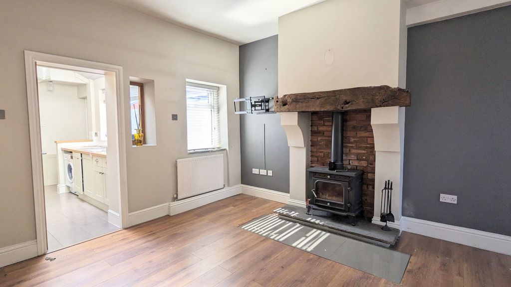 Property photo 2 of 22