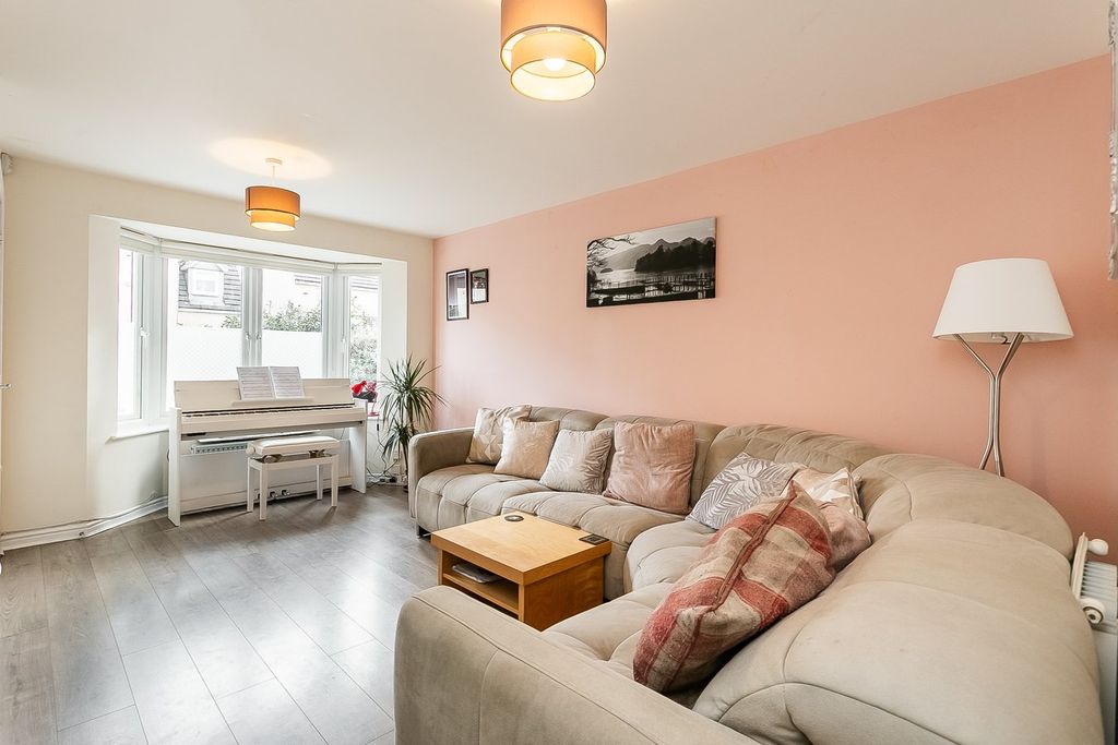 Property photo 1 of 25