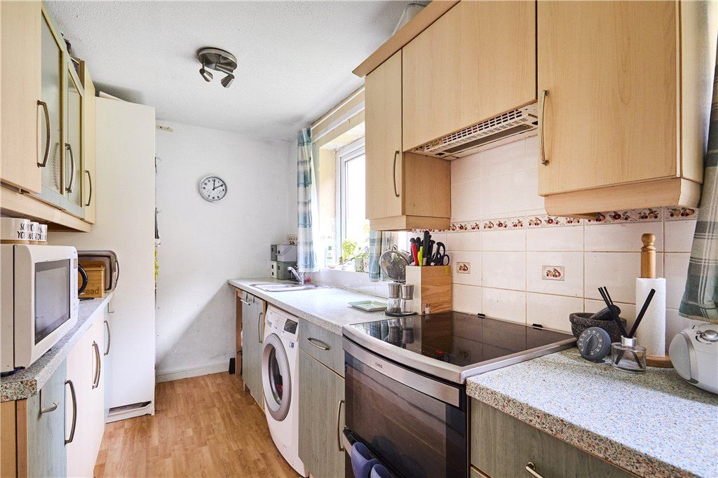 Property photo 3 of 7 Kitchen