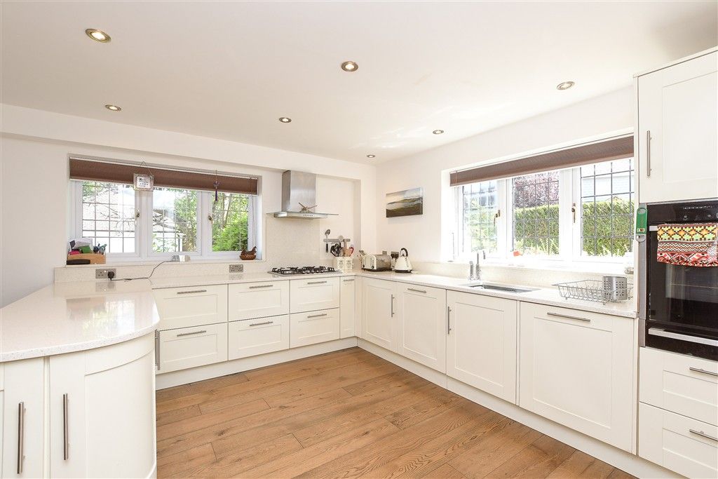 Property photo 2 of 20 Kitchen/Breakfast Room