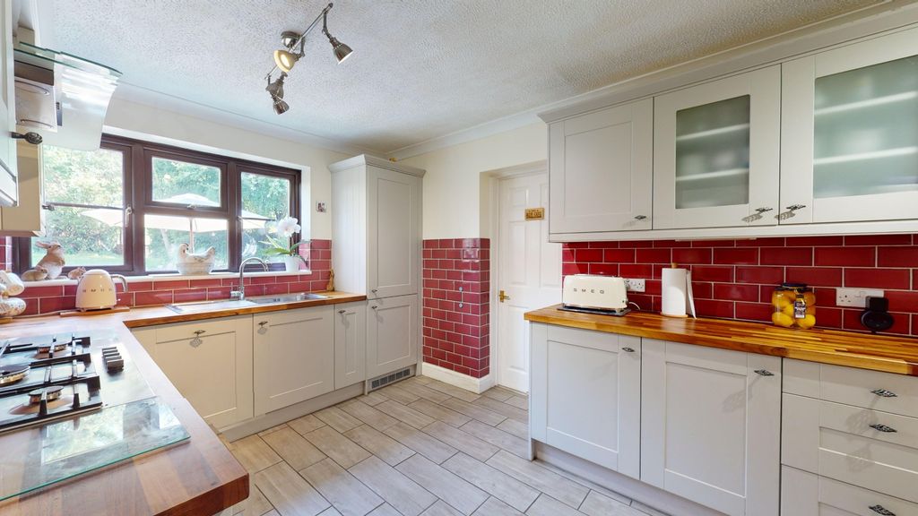 Property photo 3 of 30 3440237
