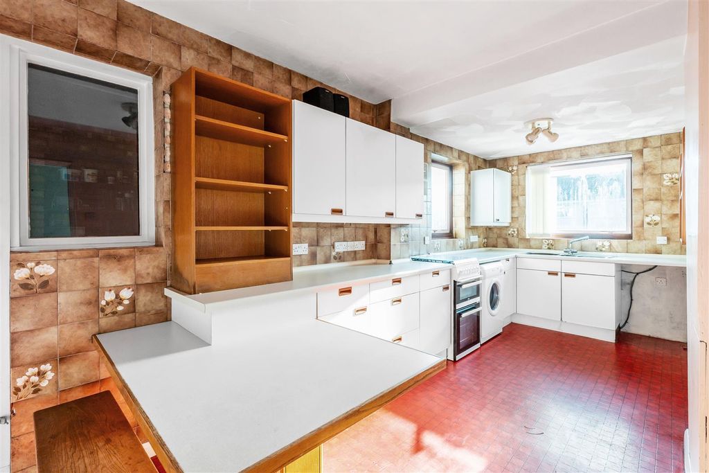 Property photo 3 of 25 29-Home-Park-15.Jpg