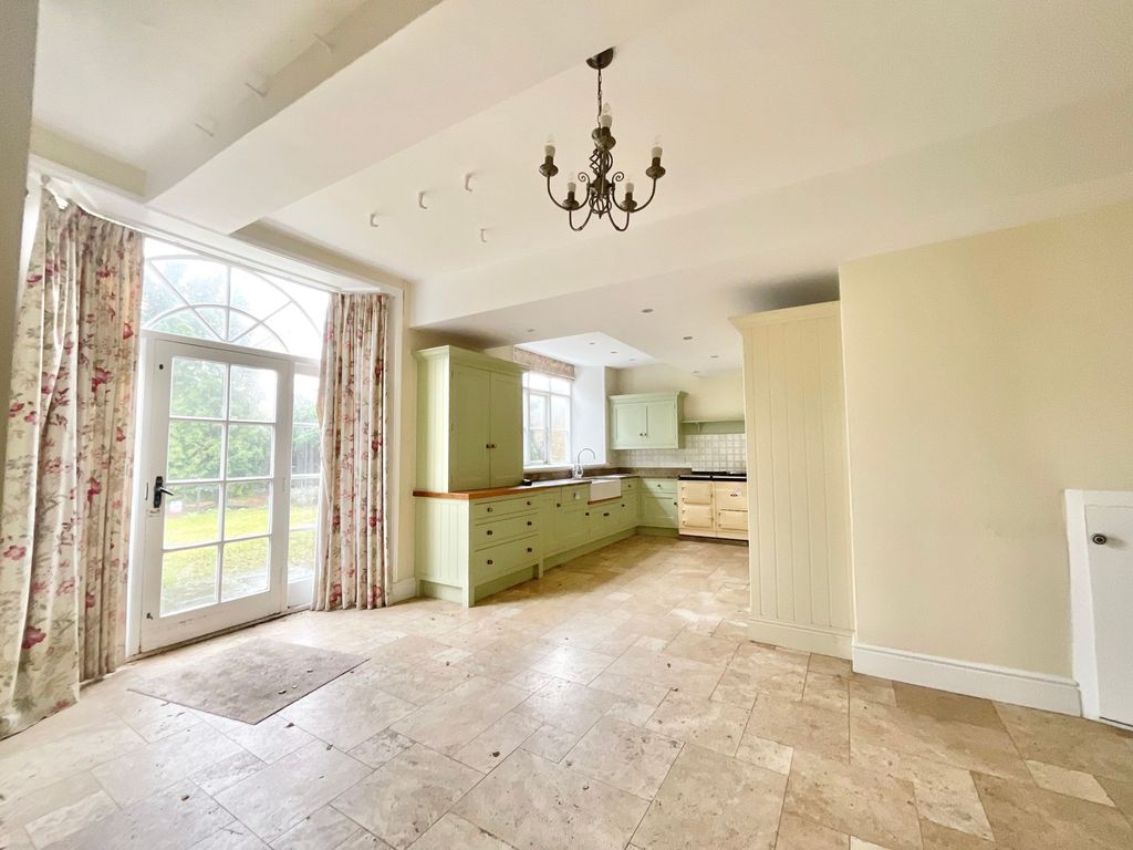 Property photo 3 of 34