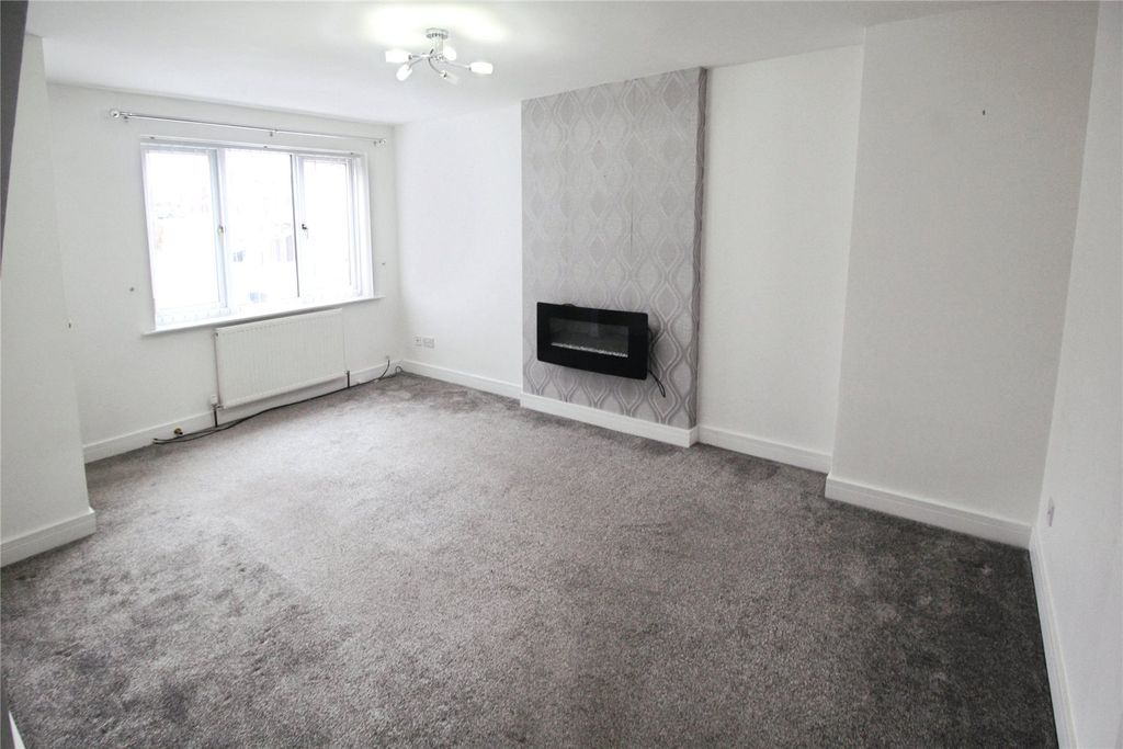 Property photo 2 of 11 Lounge