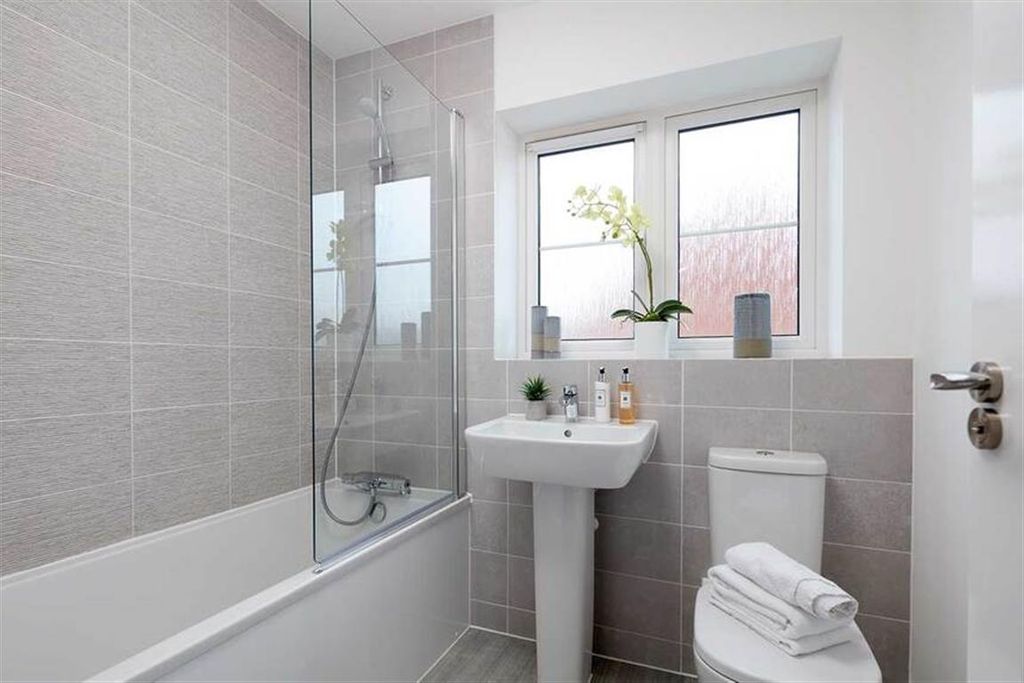 Property photo 2 of 8
