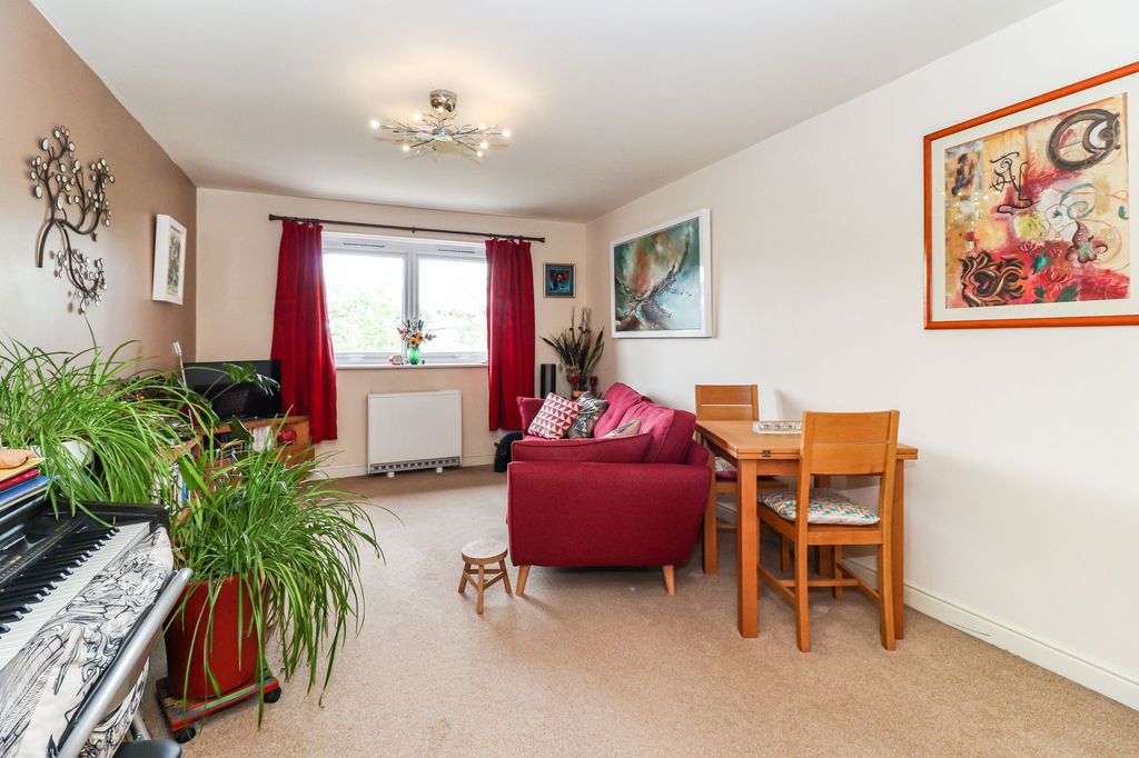 Property photo 2 of 13