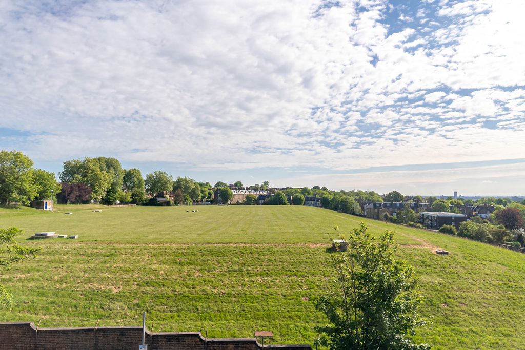 Property photo 3 of 12 Ndb06257