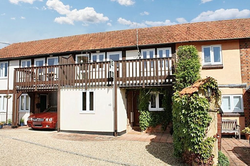 Property photo 1 of 8 Front