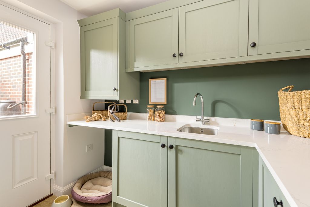Property photo 3 of 10 Fiddington Fields Holden Utility