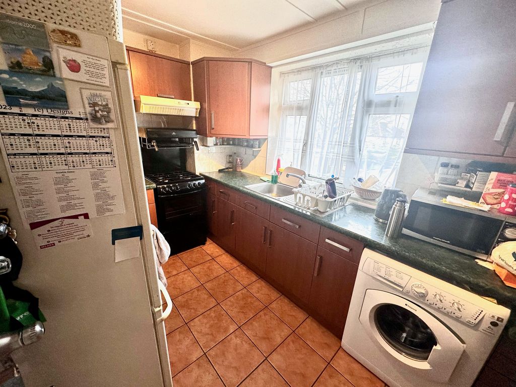 Property photo 2 of 4