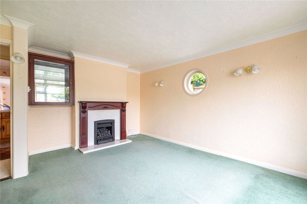 Property photo 3 of 31 Living Room 2