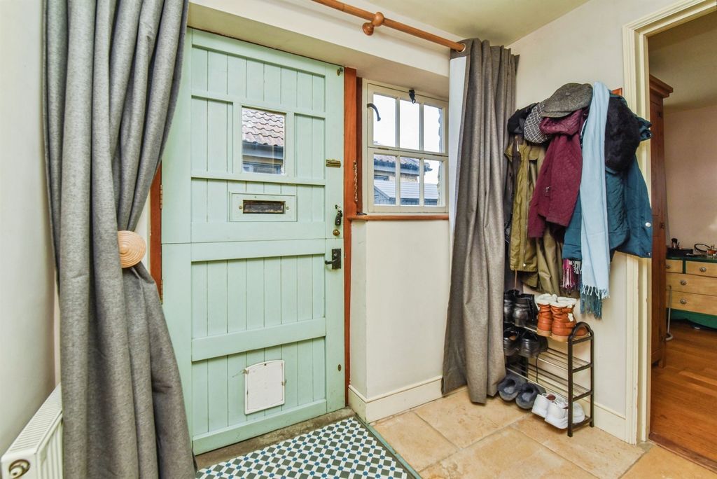 Property photo 2 of 16