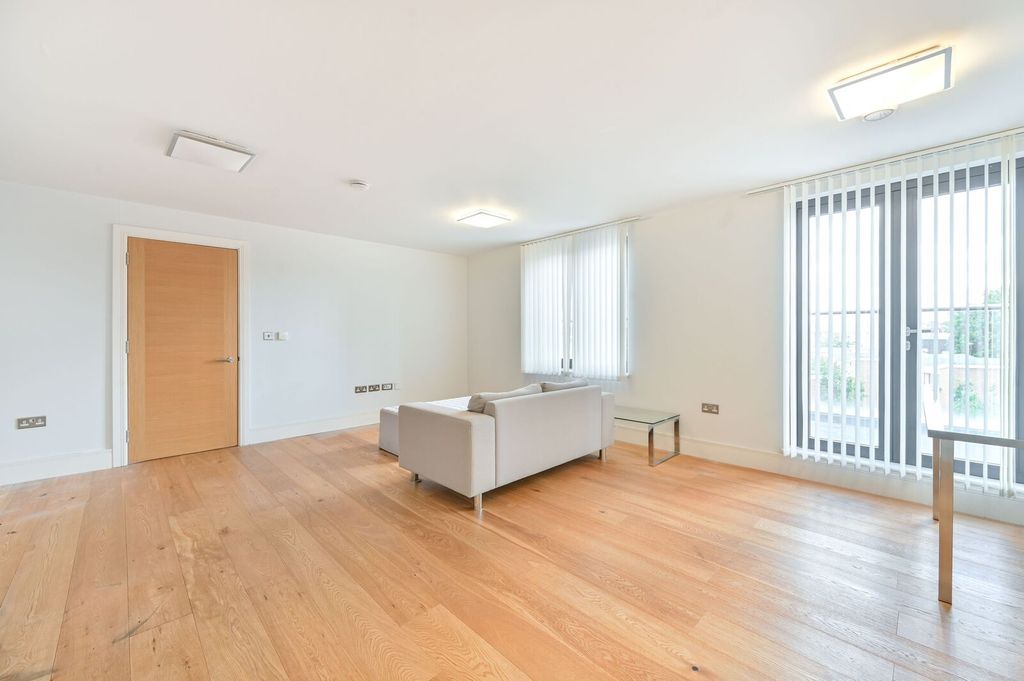 Property photo 1 of 9
