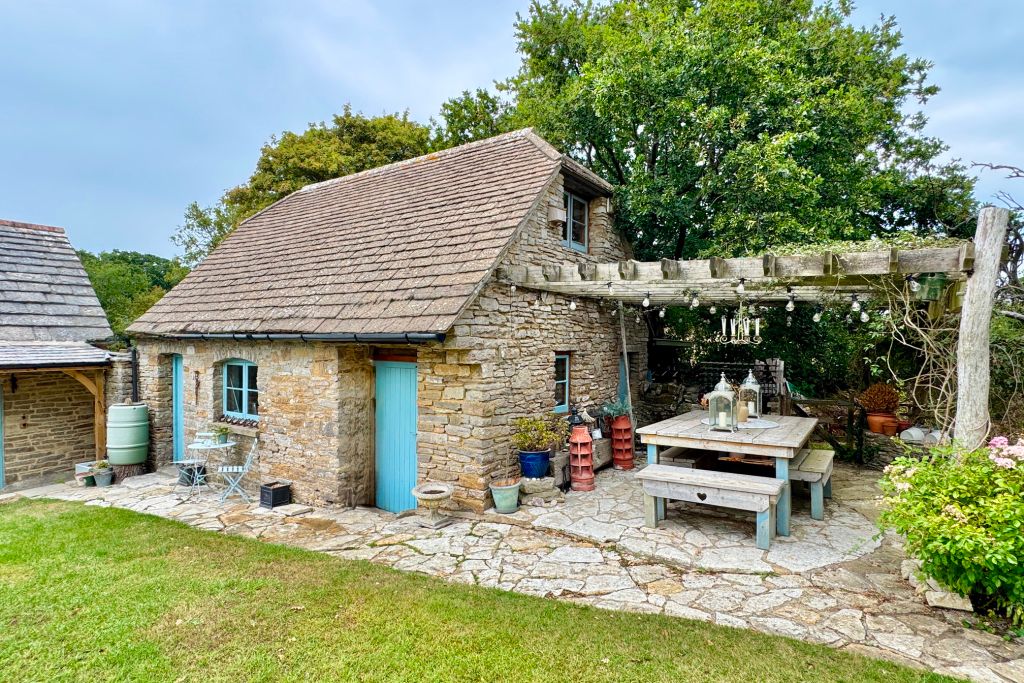 Property photo 3 of 19