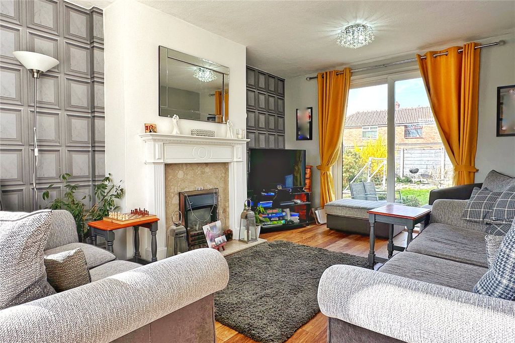 Property photo 2 of 30 Living Room