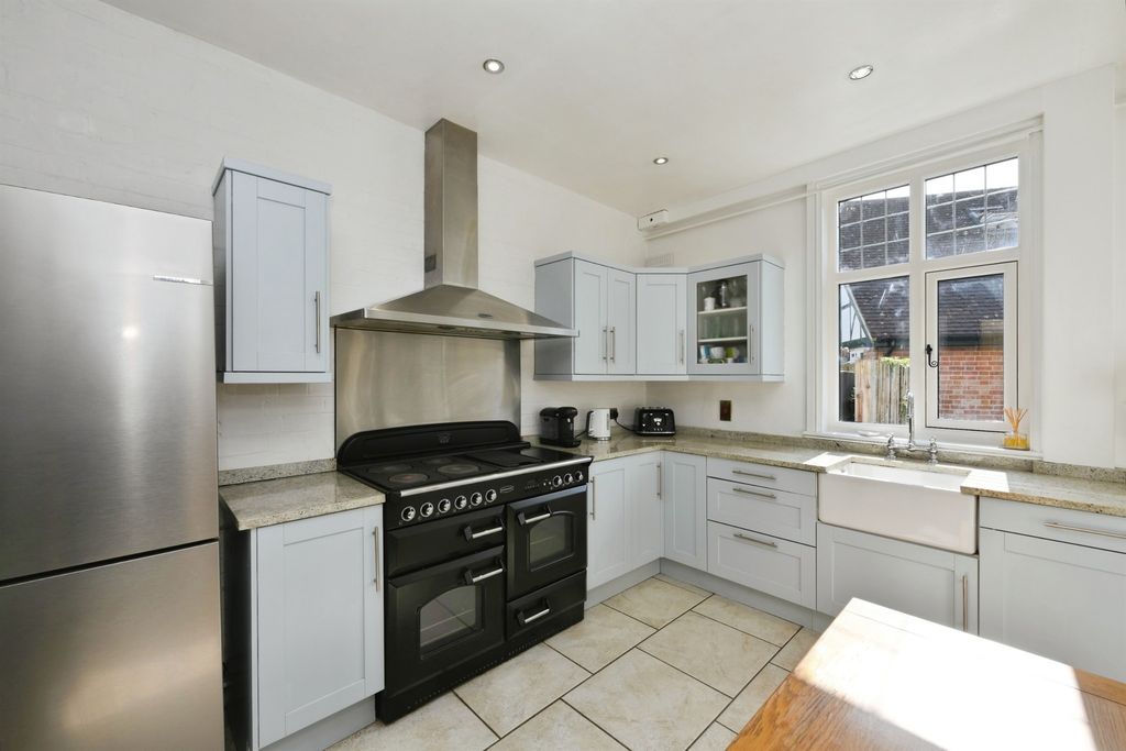 Property photo 2 of 17