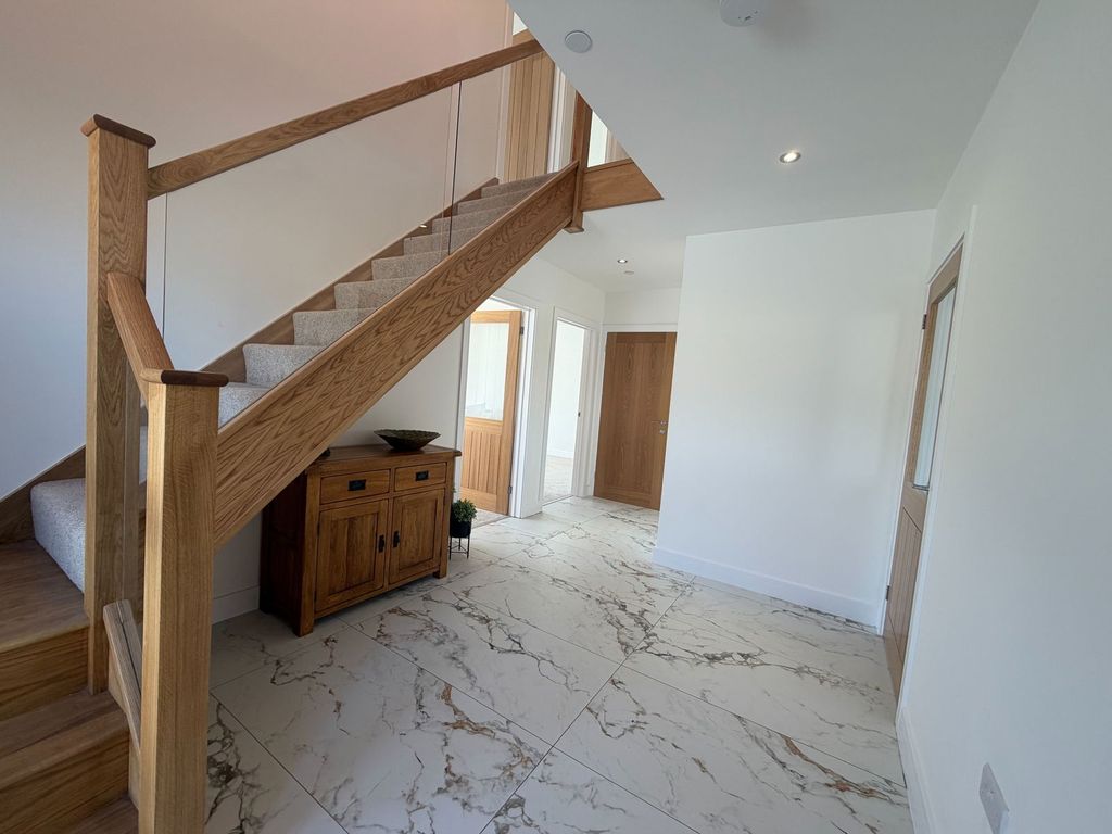 Property photo 2 of 29