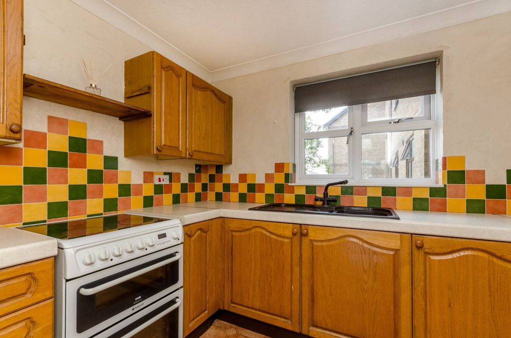 Property photo 2 of 5