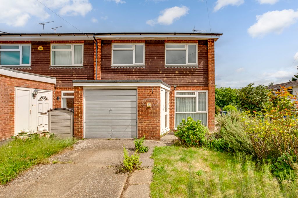 Property photo 1 of 12 10 Lanewood Close, Hp7 9Jl-14