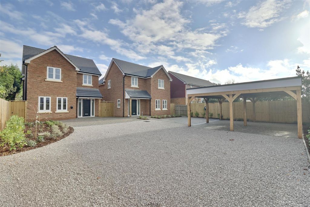 Property photo 2 of 21 The Development