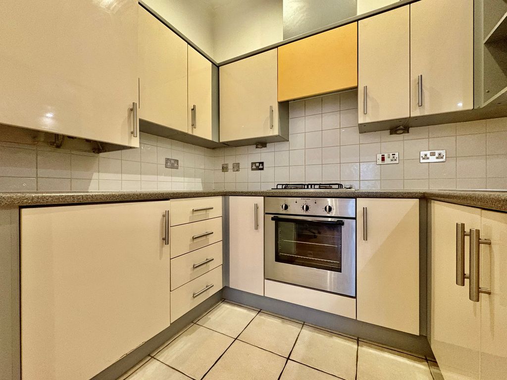 Property photo 2 of 9 Balcony