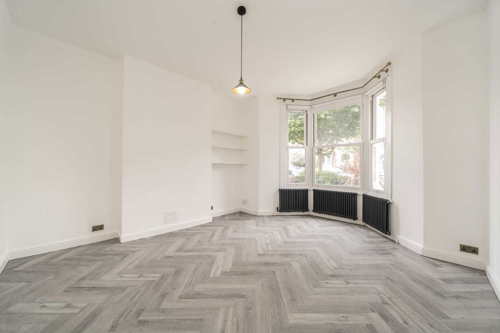 Property photo 2 of 5