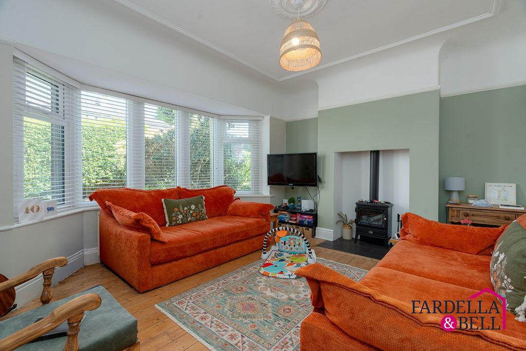 Property photo 2 of 17