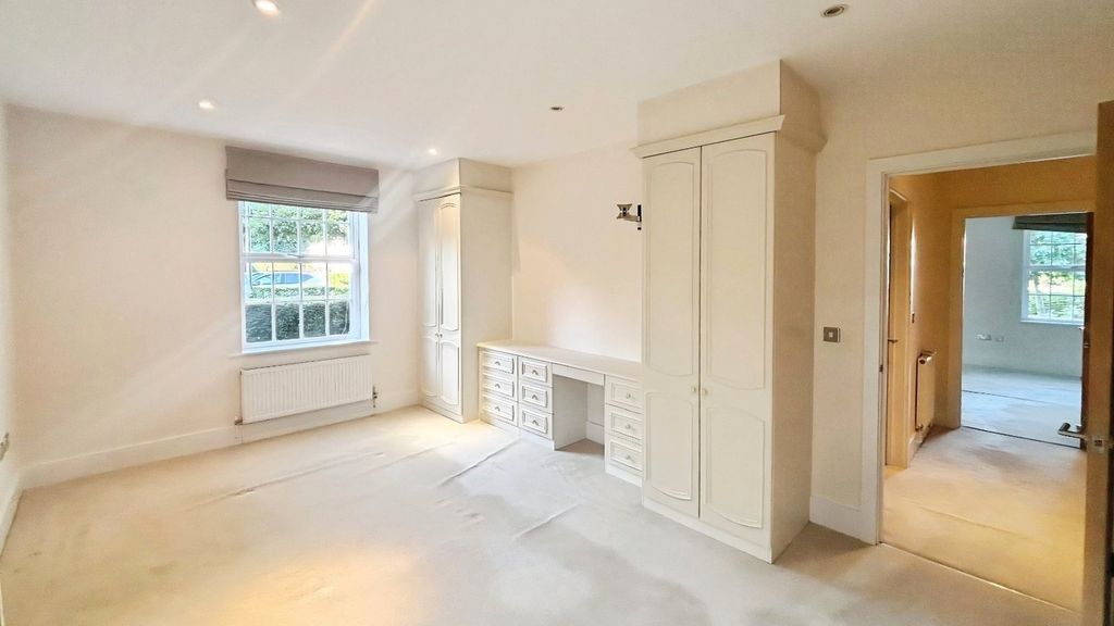 Property photo 3 of 15 Picture No. 23