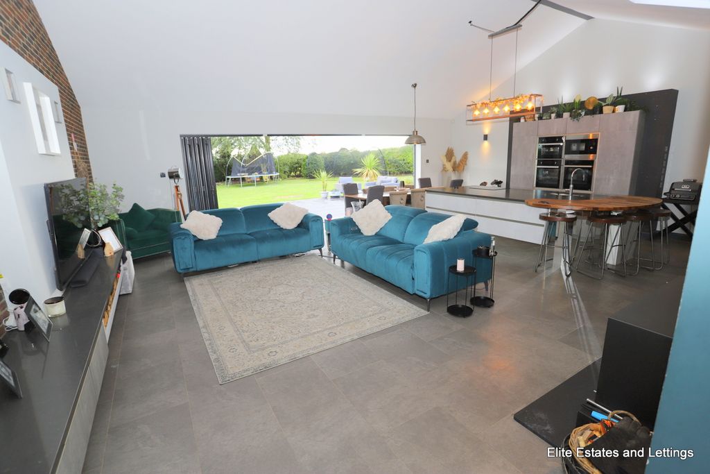 Property photo 2 of 33 02-Img_1039