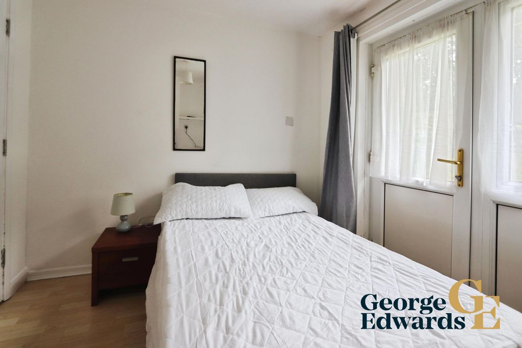 Property photo 1 of 3