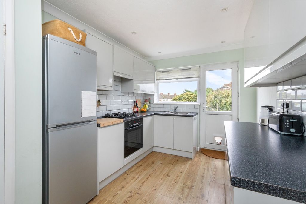 Property photo 3 of 10 4663666