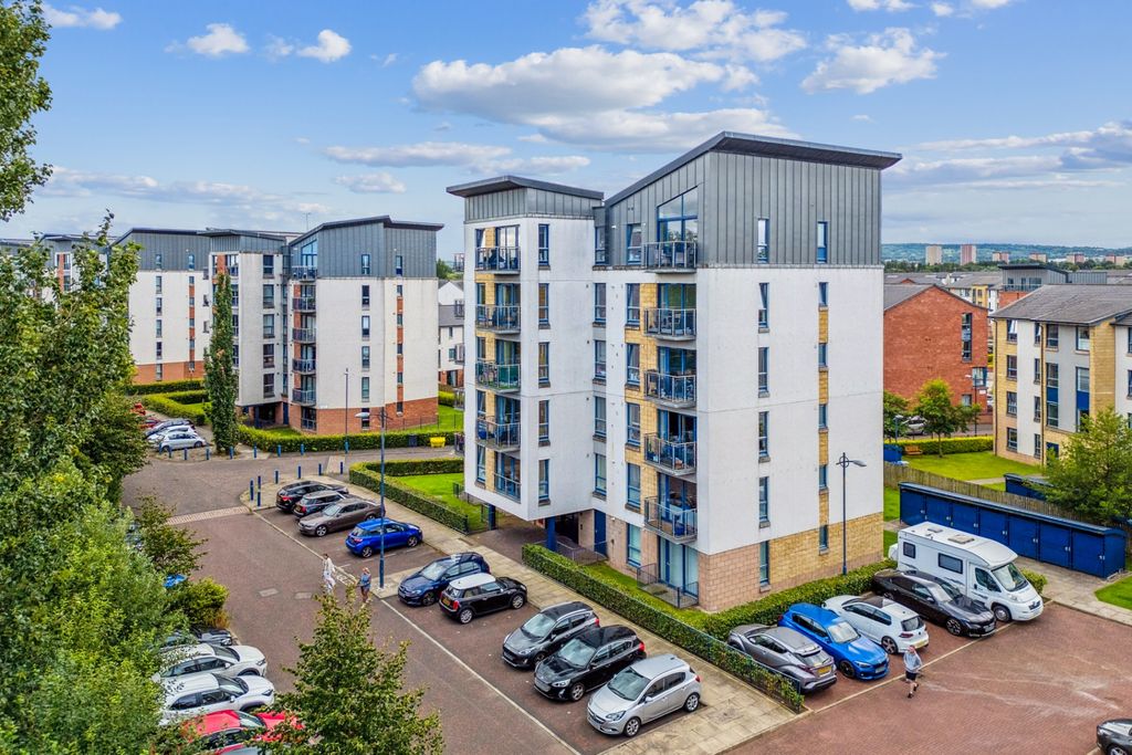 Property photo 1 of 21